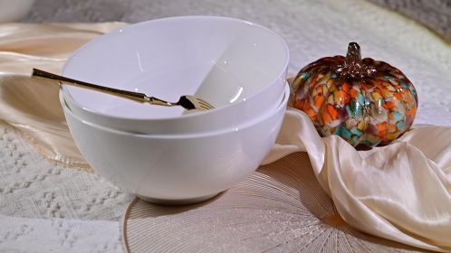Lily Bone China Dinnerware Set, 2 Pieces, 8-inch White Large Deep Ceramic, Soup, Cereal, Oatmeal, Fruit, Rice Bowl (Color: White)